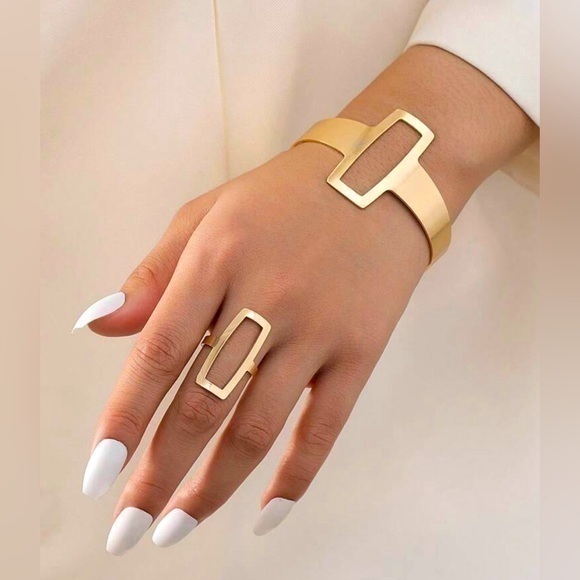 💋NWT Golden Geometric Irregular Hollow Out Square Bangle And Ring - Picture 1 of 4